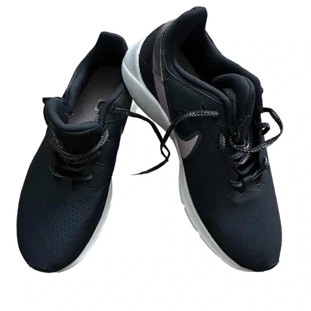 Nike women’s sneakers